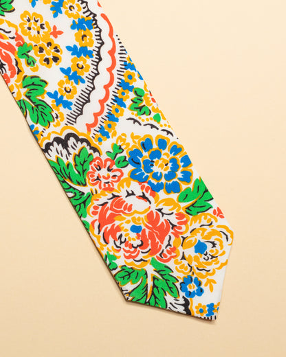 Cravatta in Seta Bianca con motivi floreali tradizionali dei Balcani