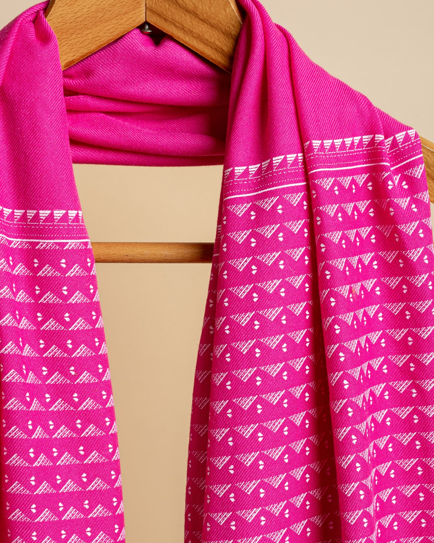 Sciarpa casual color rosa orchidea stampata a mano con frange