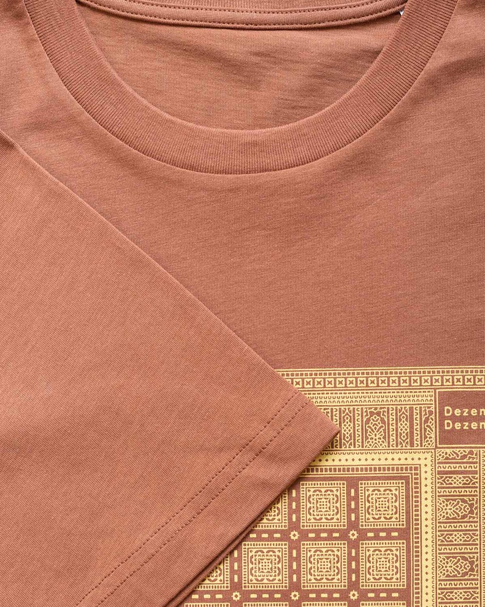 T-Shirt con stampa Bandana — Color Caffèlatte