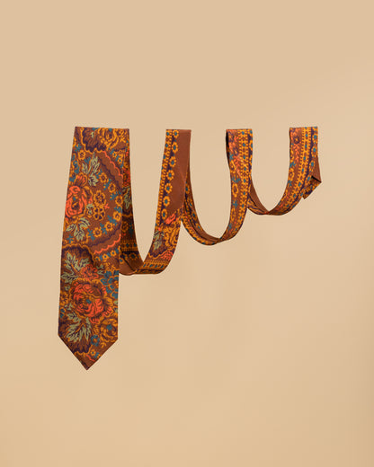 Cravatta in Seta Marrone con motivi floreali tradizionali dei Balcani