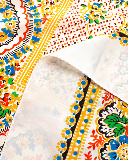Foulard in seta Bianco con motivi floreali colorati tradizionali dei Balcani